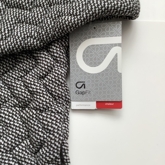 NWT GAP Quilted Funnel Neck Pullover - Picture 2 of 6